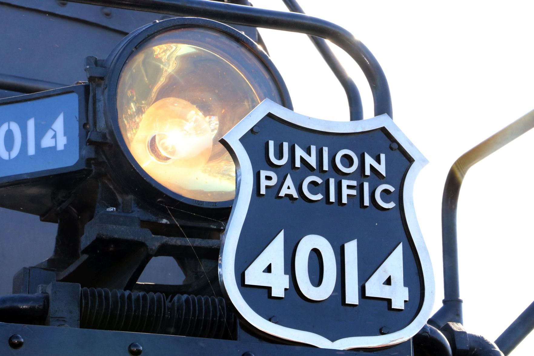 Wagoner welcomes Union Pacific's "Big Boy"